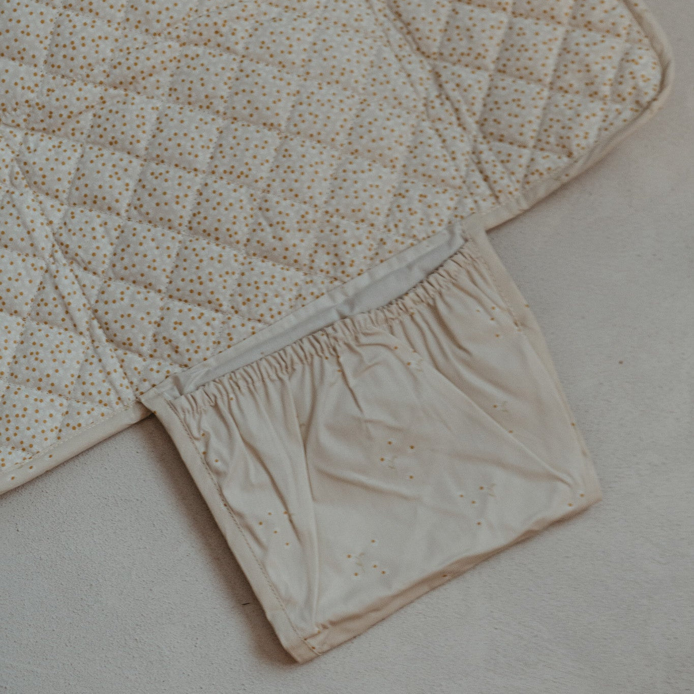 Wild Chamomile Travel Baby Changing Mat